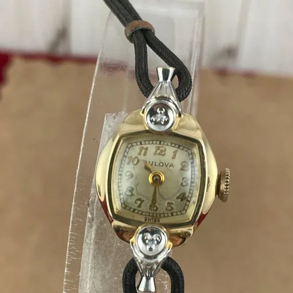 Fabulous Vintage 1951 Bulova 17 Jewel Movement 10K Gold Filled  2 Diamon… - Picture 2 of 7
